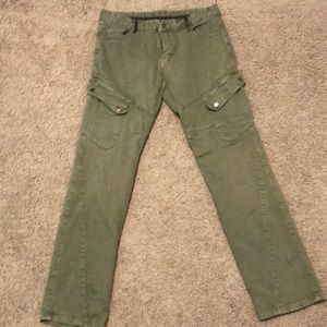 army green cargo pants with working pockets worn once low waist